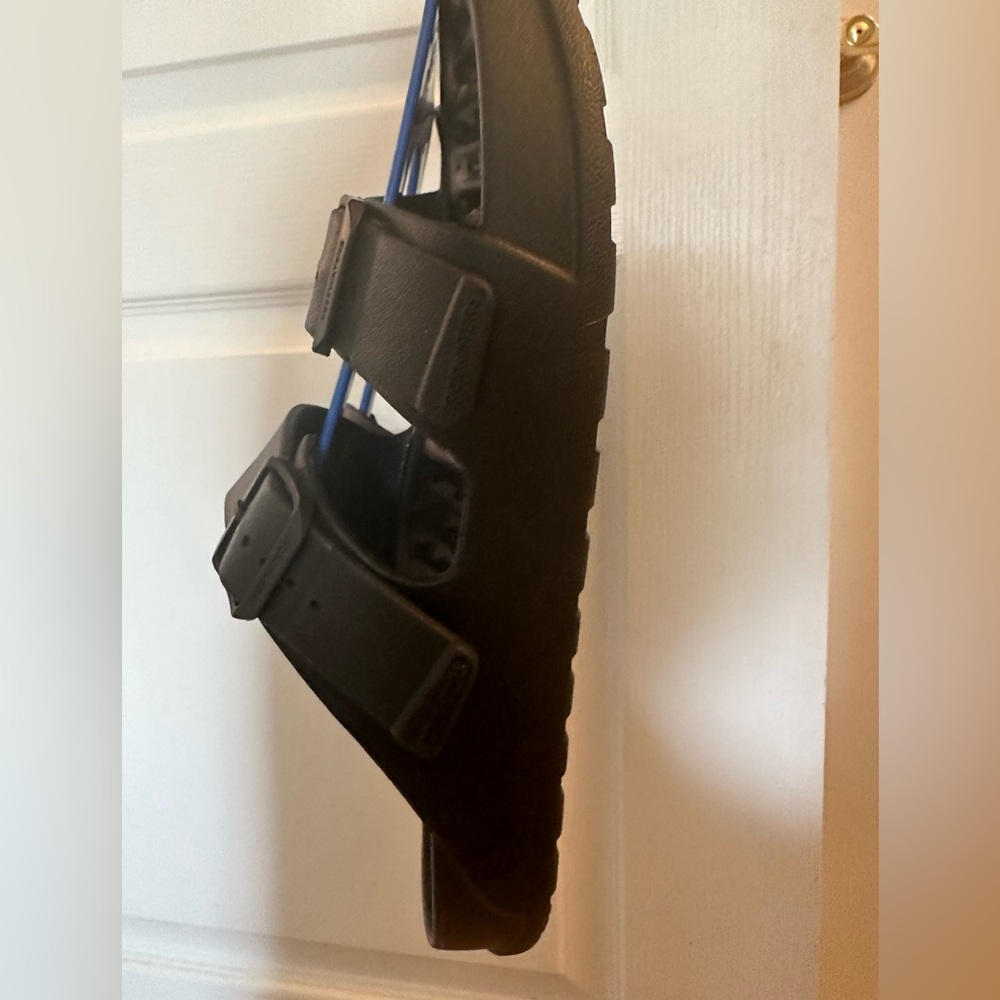 Mens Free Waters slides. NWTs. Size 12 - Picture 5 of 5